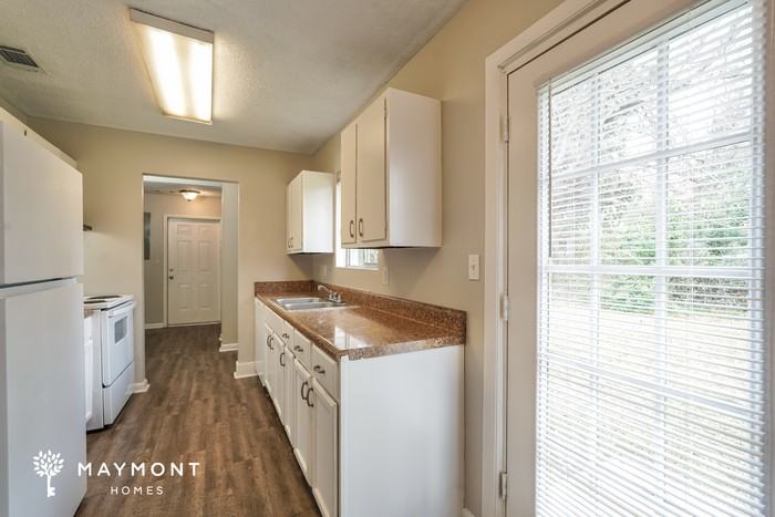 1915 Dianne Dr - Photo 6 of 15