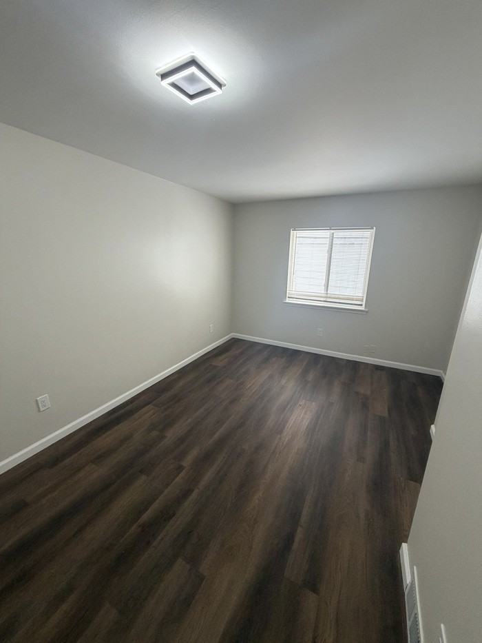 21053 Saint Francis St - Photo 3 of 5