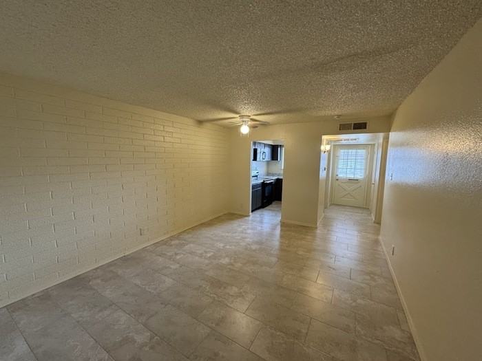 7125 W Mariposa St - Photo 2 of 15