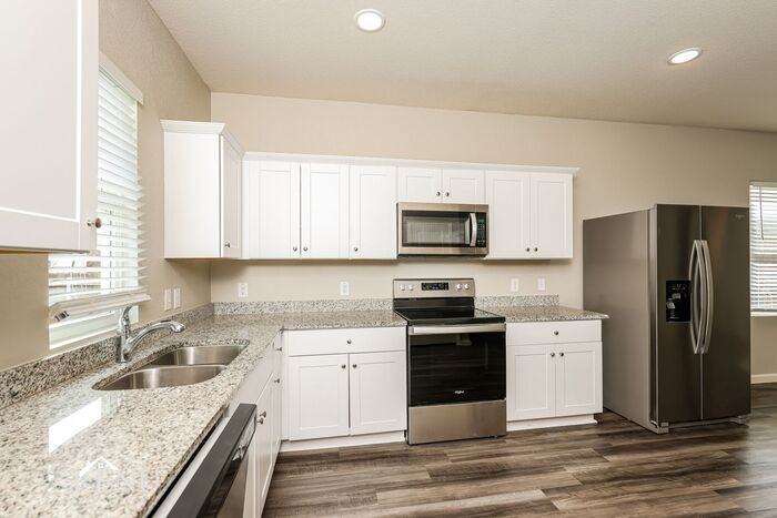 6106 Harrah Ln - Photo 3 of 21