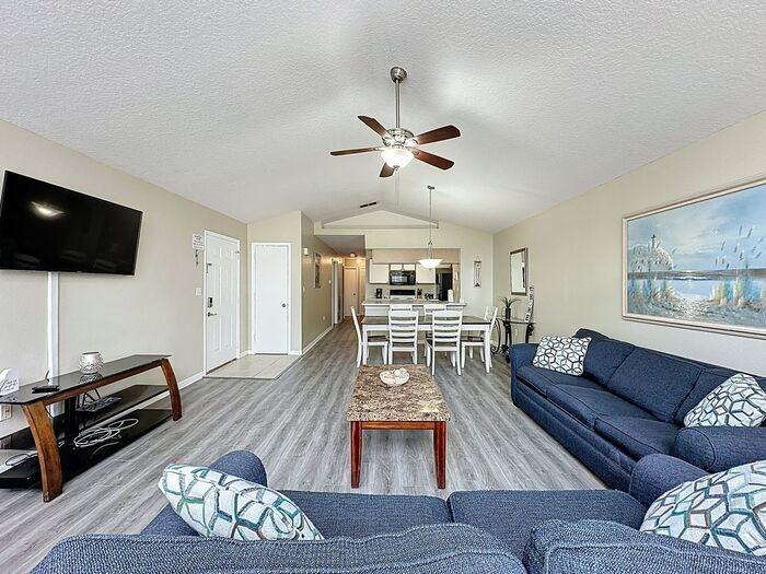 8716 Rain Forest Pl - Photo 6 of 36