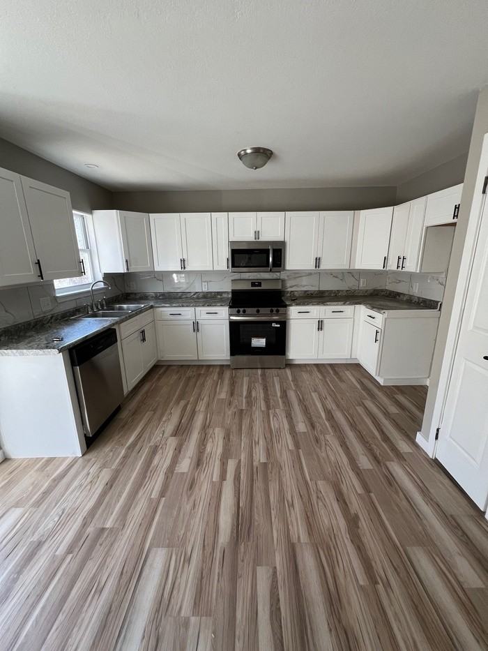 3836 Country Club Dr - Photo 5 of 13