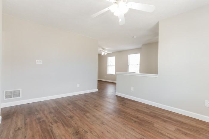 811 202nd St - Photo 5 of 14