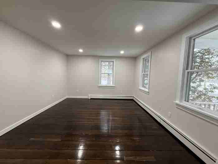 92 Fairview Ave - Photo 5 of 38