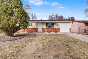 featured image of 695 Calle Entrada