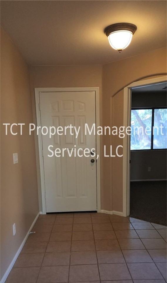 54 W Diamond Trl - Photo 2 of 17