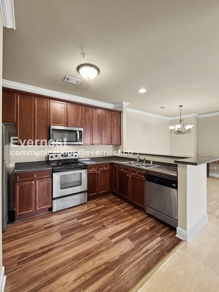 7232 Althorp Way #V7 - Photo 4 of 39