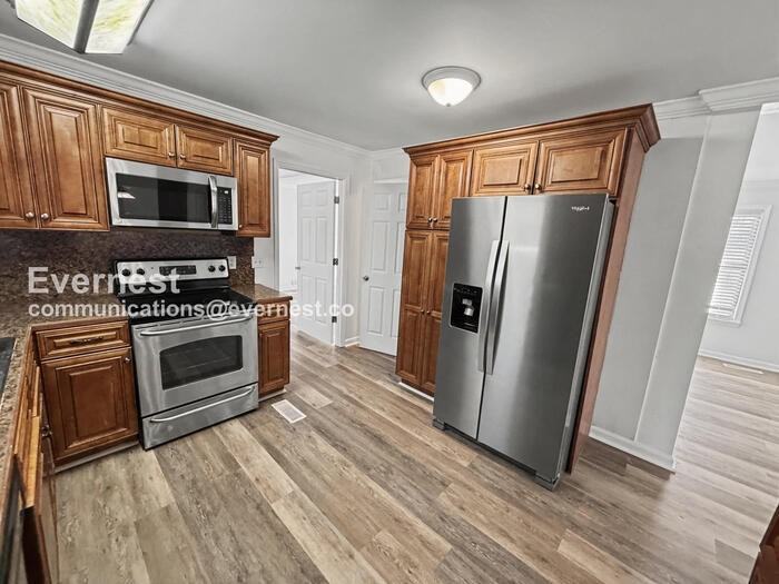 504 Buckskin Ln - Photo 3 of 24