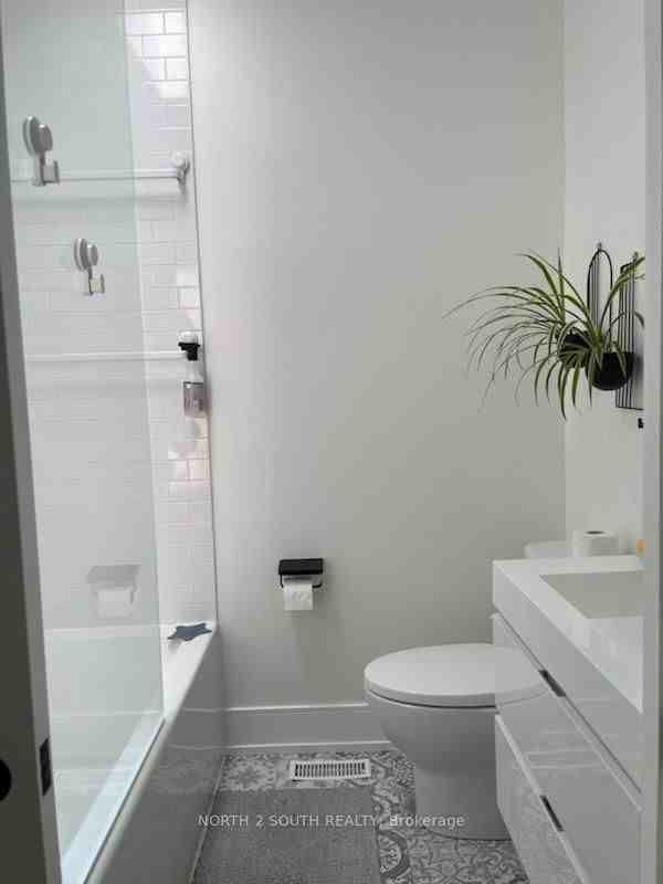 918 Manning Avenue #Main - Photo 5 of 12