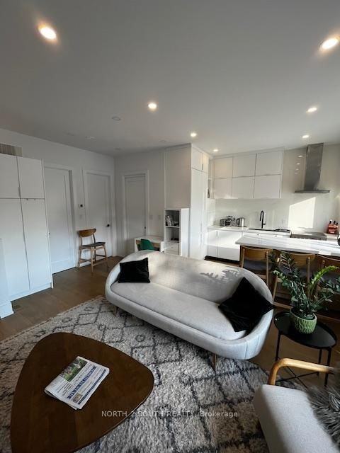 918 Manning Avenue #Main - Photo 2 of 12