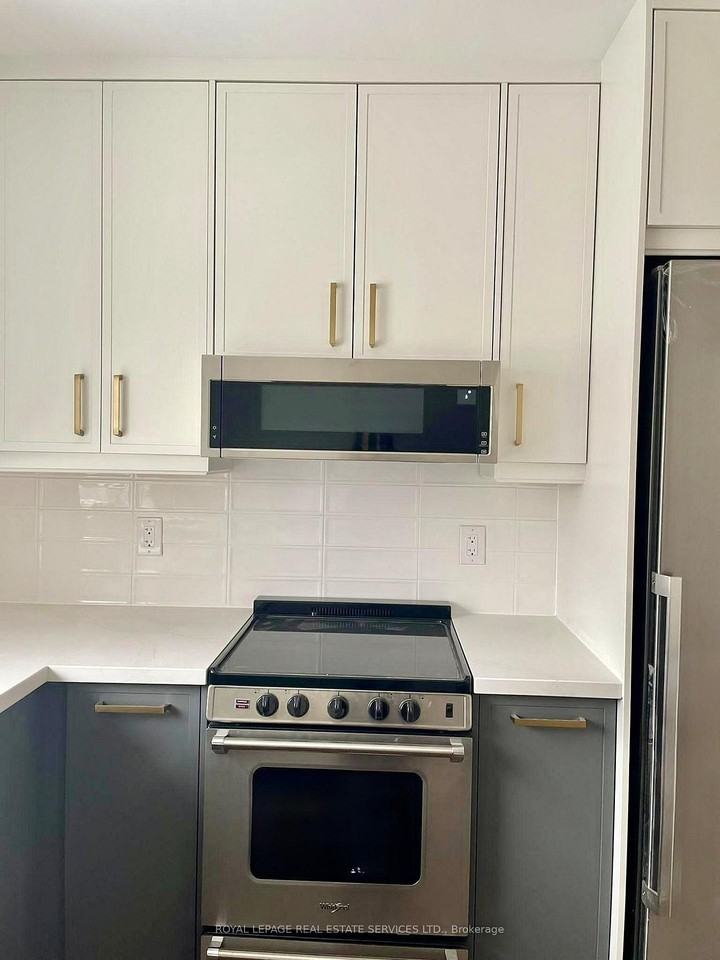 256 Annette Street - Photo 5 of 18