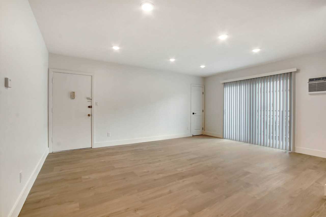 1140 N Ogden - Photo 3 of 11