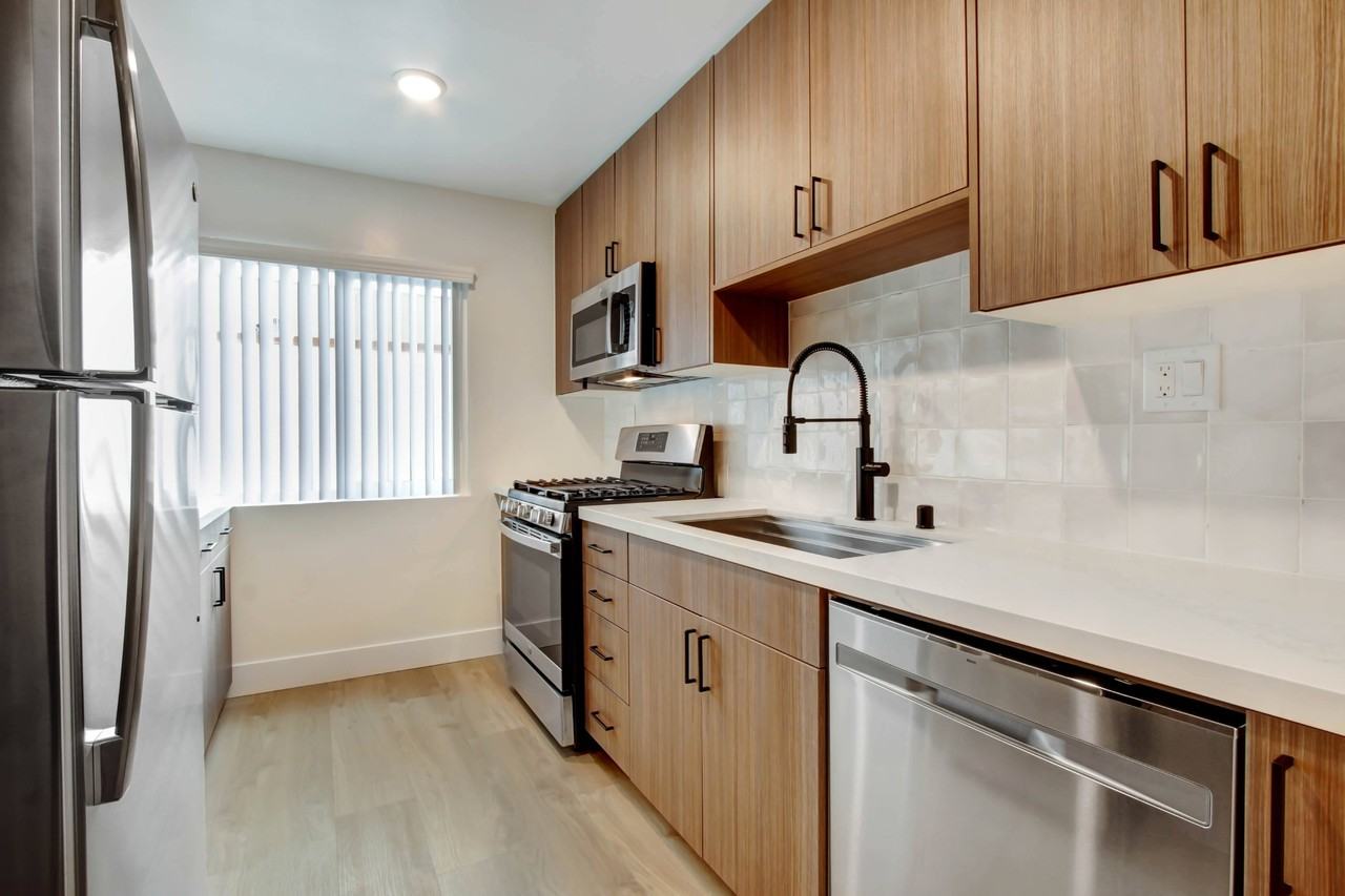 1140 N Ogden - Photo 4 of 20