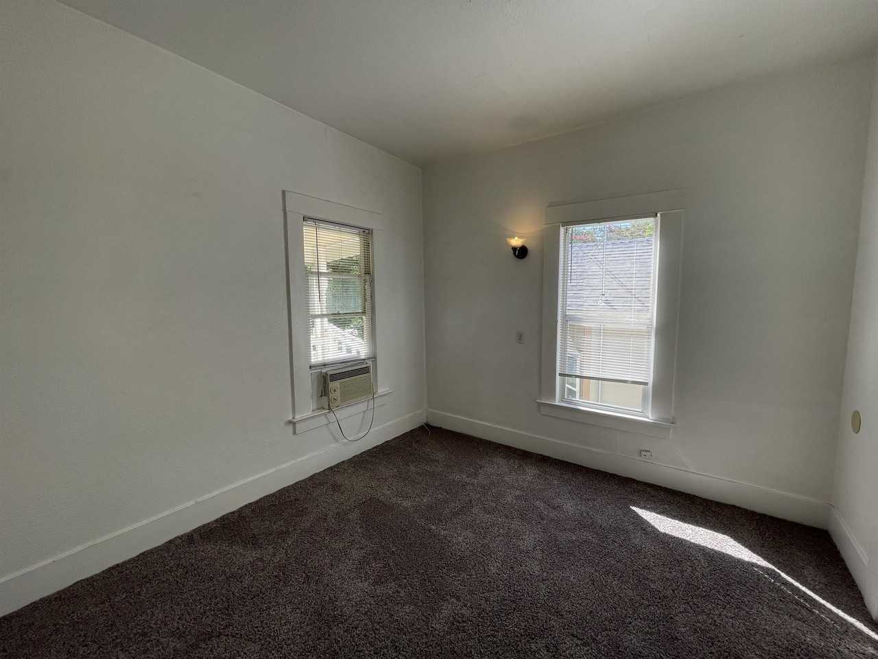 960 Salem St #B - Photo 5 of 14