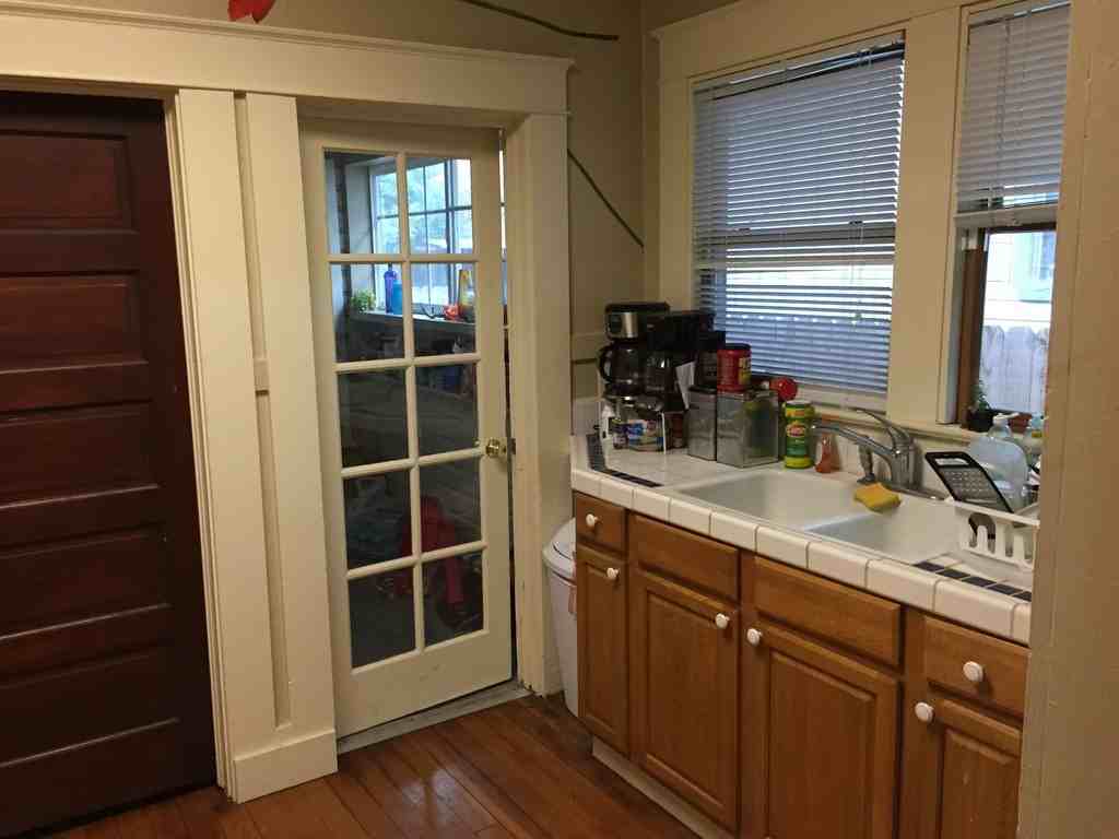 1510 W 5th St #1 - Photo 6 of 17