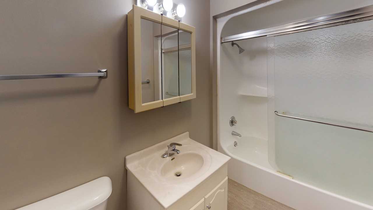 302 Hubbell Dr #B - Photo 3 of 6