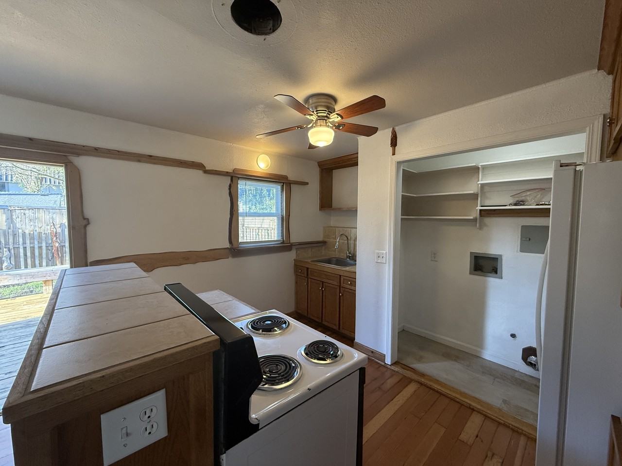 620 W 4th Ave #1 - Photo 4 of 14