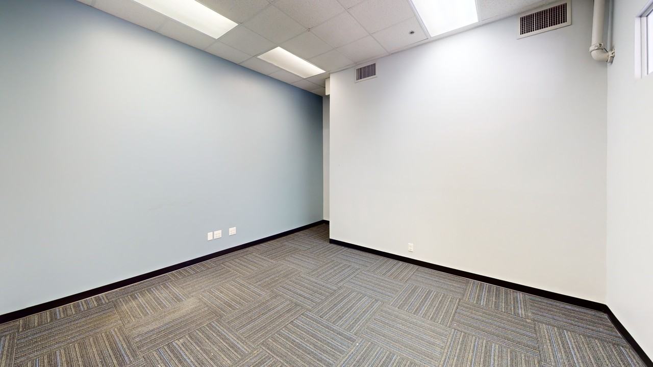 105 E 1st St #170 - Photo 5 of 9