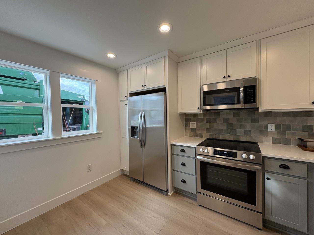 6960 Ne 18th Ave #1 - Photo 4 of 24