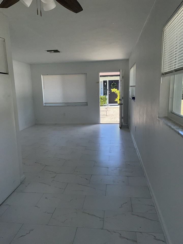 627 92nd Ave N #B - Photo 2 of 19