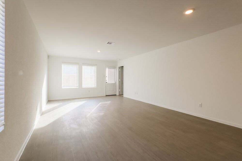 609 Craven St - Photo 3 of 16