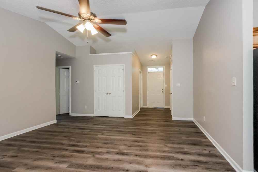 5410 Starflower Dr - Photo 4 of 16