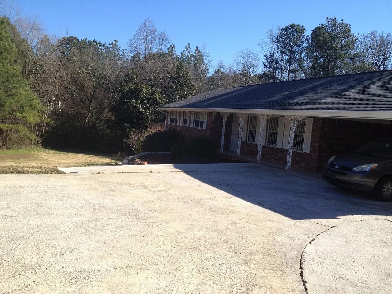 1065 Pleasant Hill Rd - Photo 2 of 9