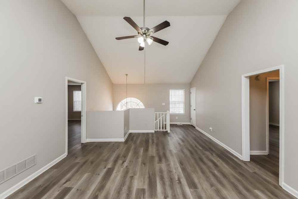 6953 Cave Springs Rd - Photo 5 of 17