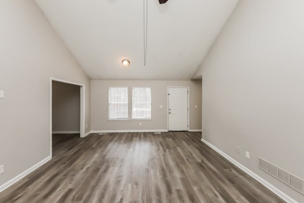 6953 Cave Springs Rd - Photo 6 of 17