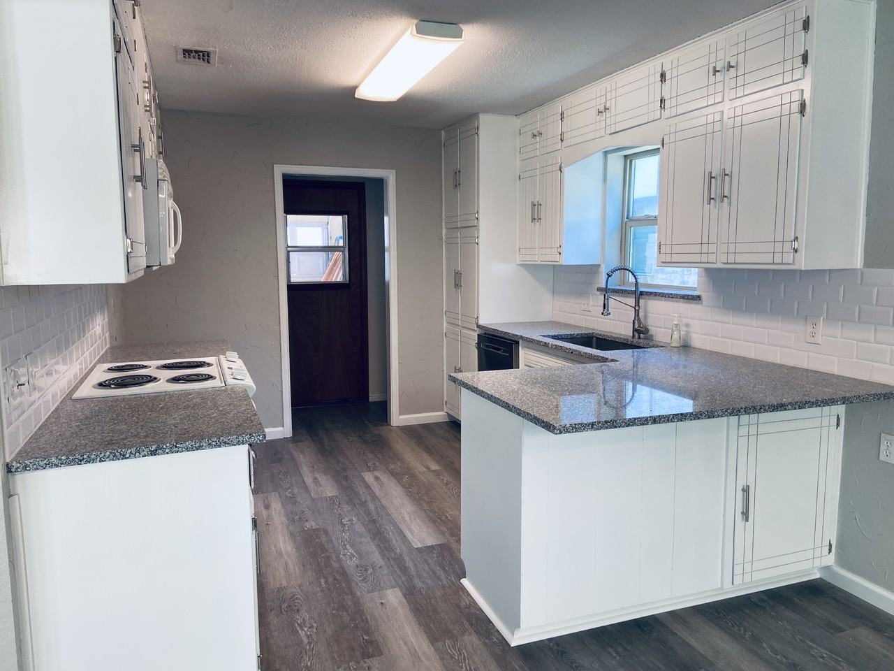 701 Morning Glory Ln #NA - Photo 3 of 8