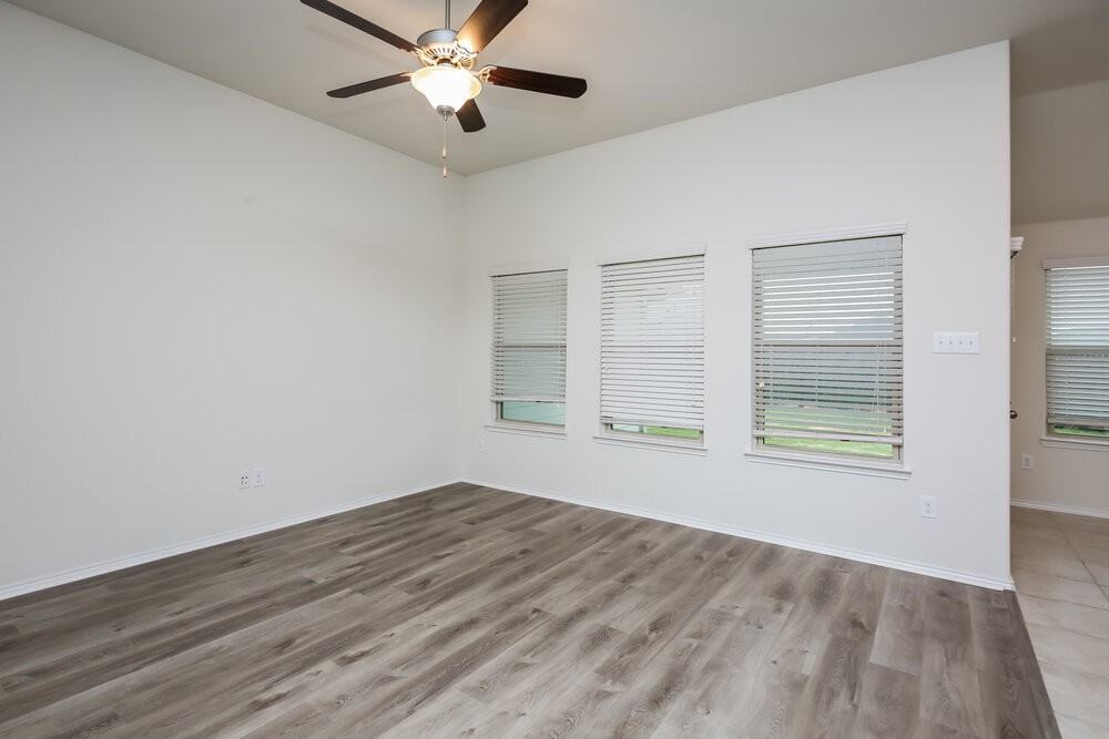 625 Saguaro Dr - Photo 3 of 16