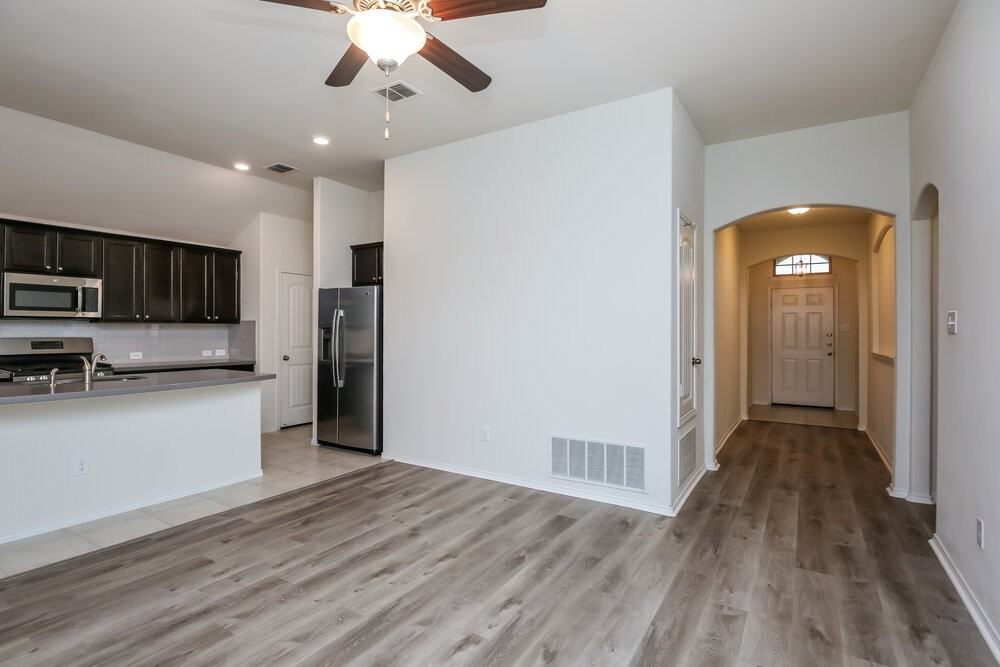 625 Saguaro Dr - Photo 4 of 16