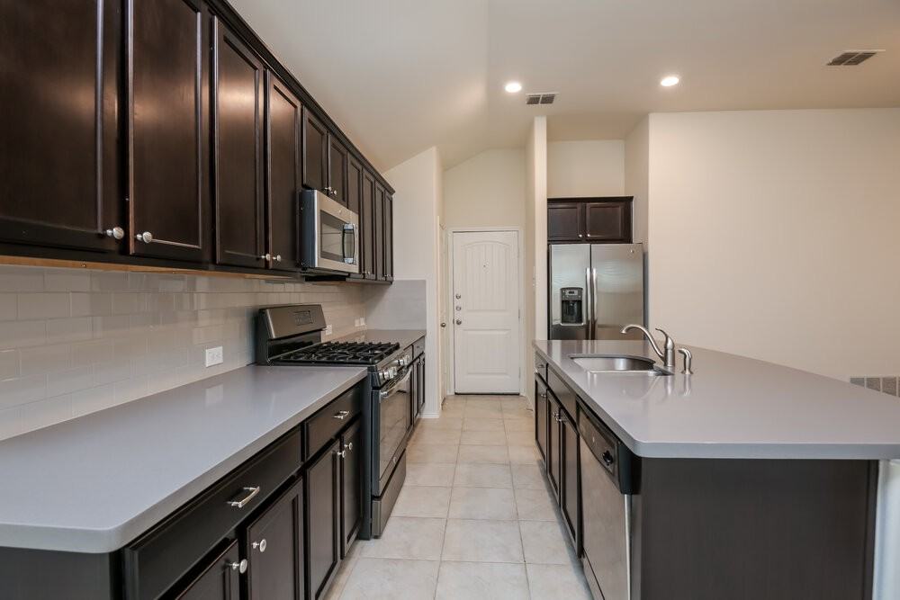 625 Saguaro Dr - Photo 6 of 16