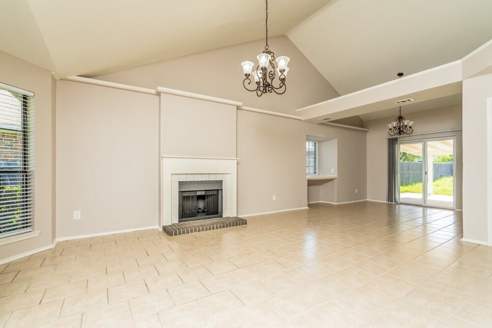 602 Laurel St - Photo 4 of 17