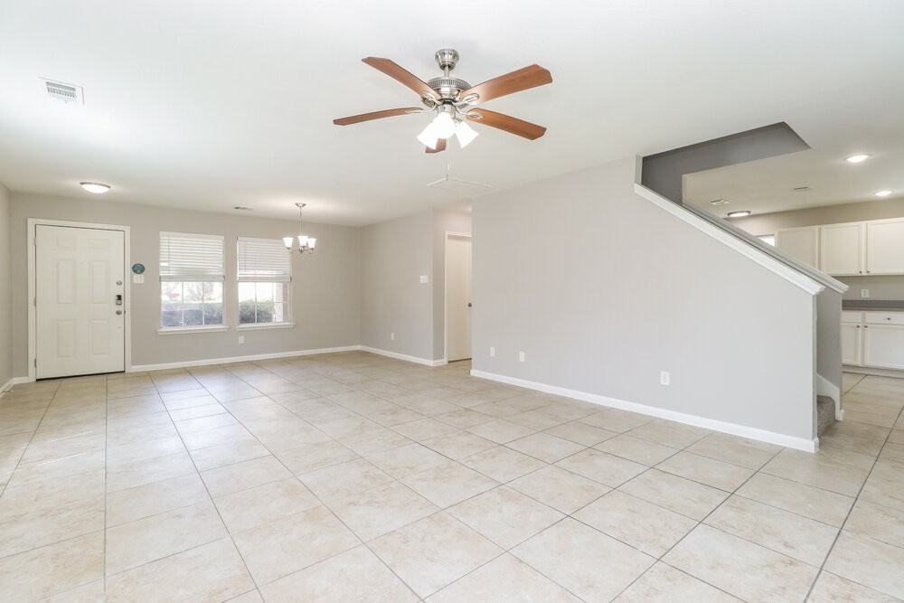 20622 Bishops Gate Ln - Photo 4 of 17