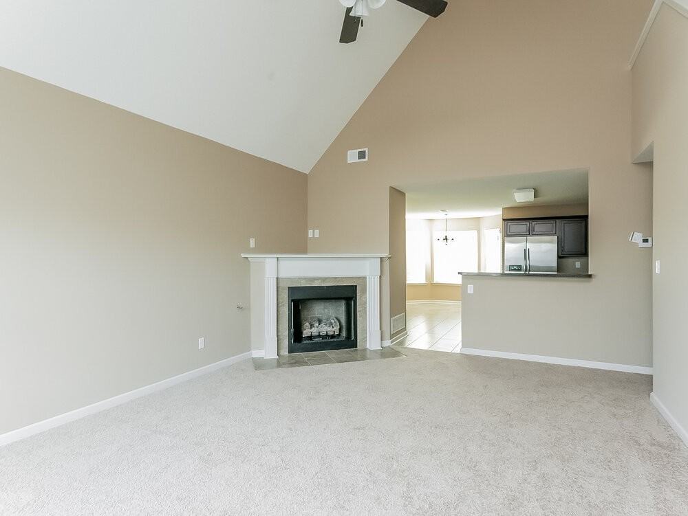 7957 Gardendale Dr - Photo 3 of 14