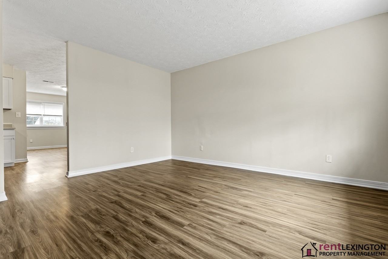 3966 Northampton Dr #1 - Photo 5 of 31