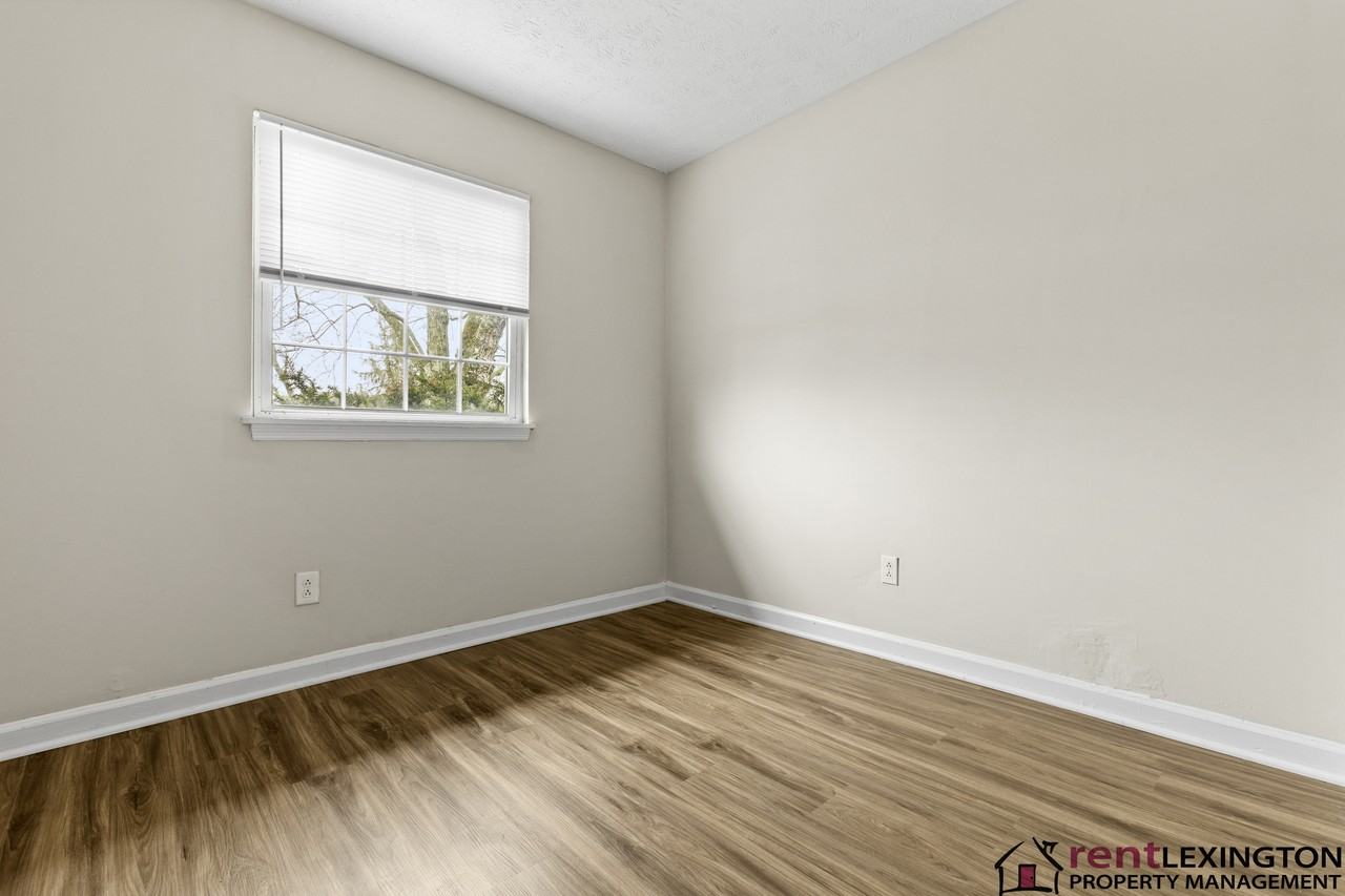 3966 Northampton Dr #1 - Photo 7 of 31