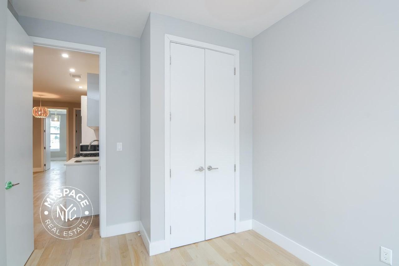 1213 Rogers Ave #2 - Photo 6 of 10