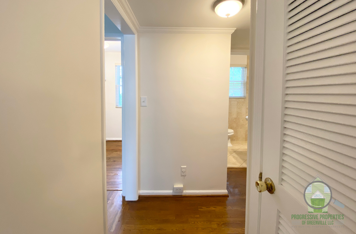 100 Lewis Dr #1 - Photo 4 of 12