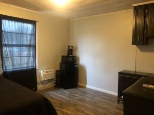 2635 E Napoleon St #B2 - Photo 2 of 10