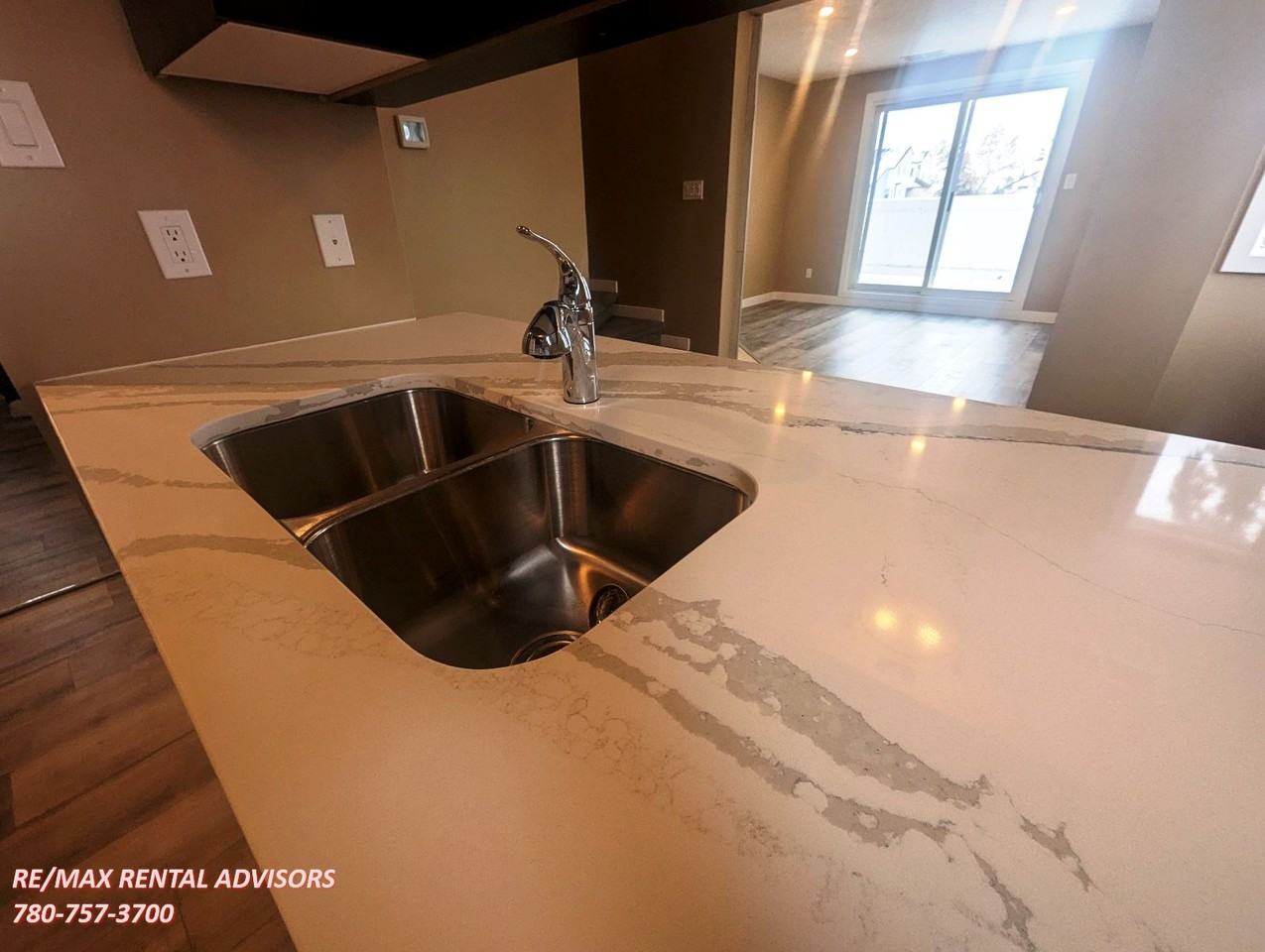 257 Lancaster Terrace Northwest - Photo 6 of 21