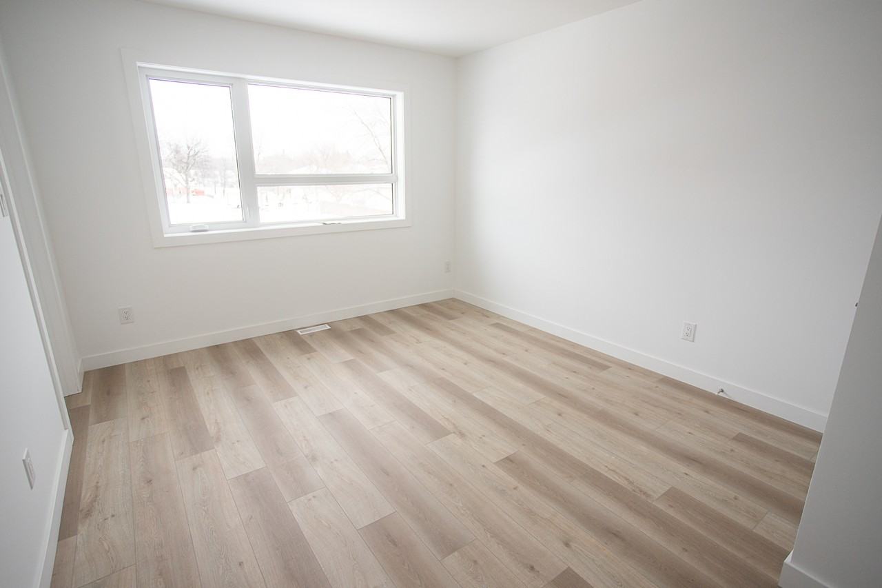 156 Perth Avenue - Photo 5 of 13