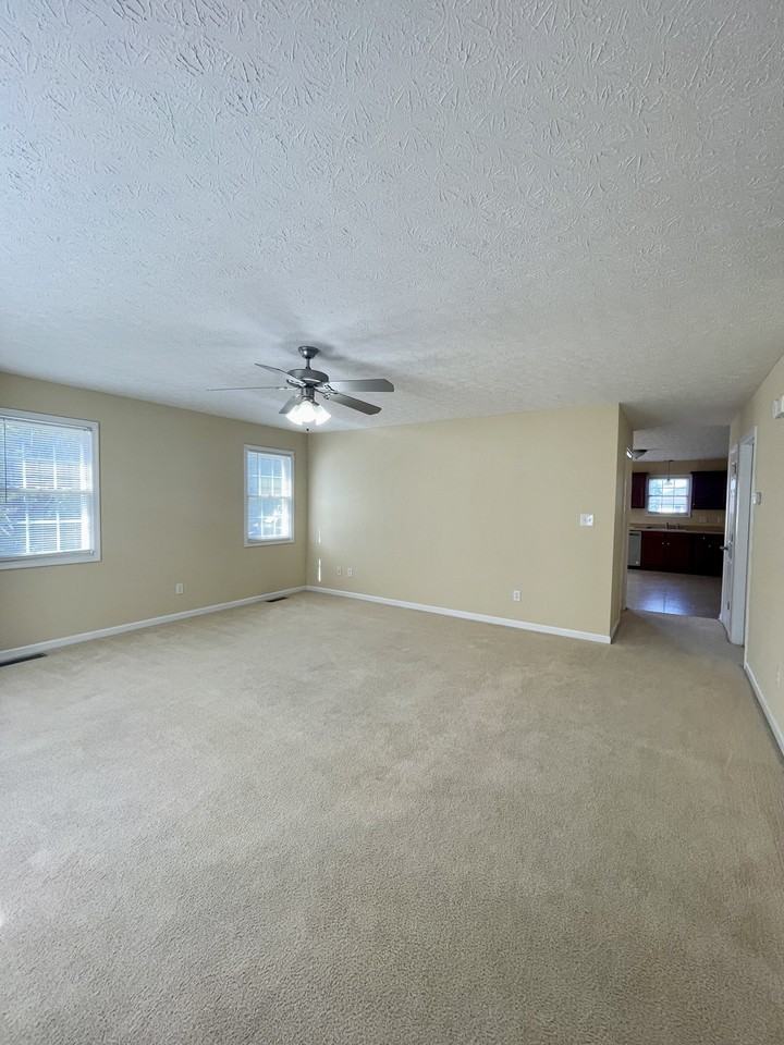 525 Northwynd Cir #1 - Photo 2 of 40