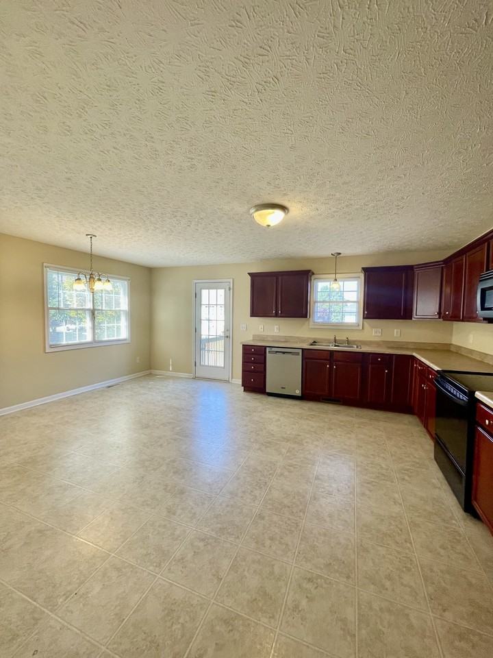 525 Northwynd Cir #1 - Photo 6 of 40