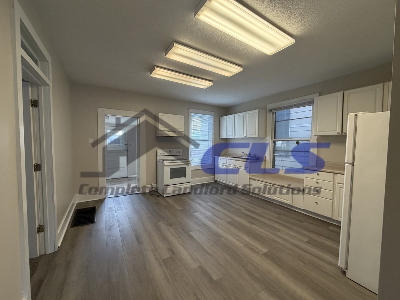 1106 S 11th 1/2 St #1 - Photo 3 of 7