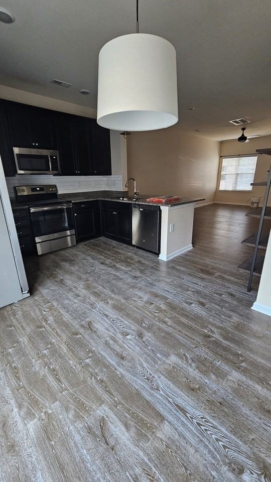 7246 Jane Parks Way - Photo 3 of 12