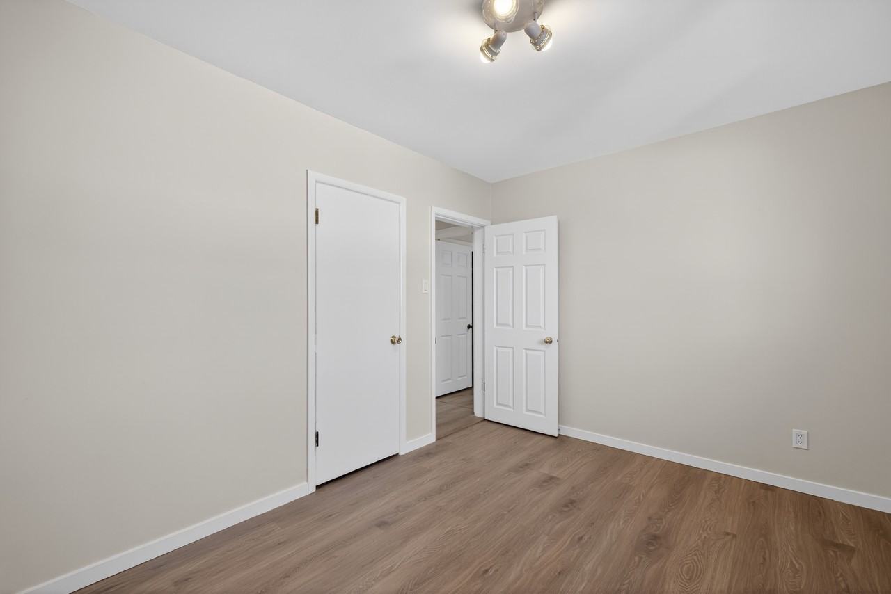 9640 74 Avenue - Photo 6 of 20