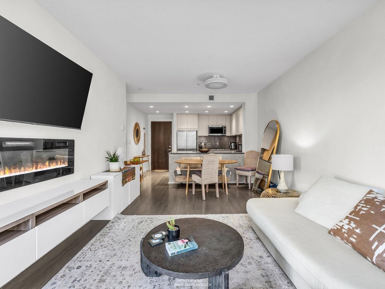 255 West 1st Street #2xx - Photo 2 of 25