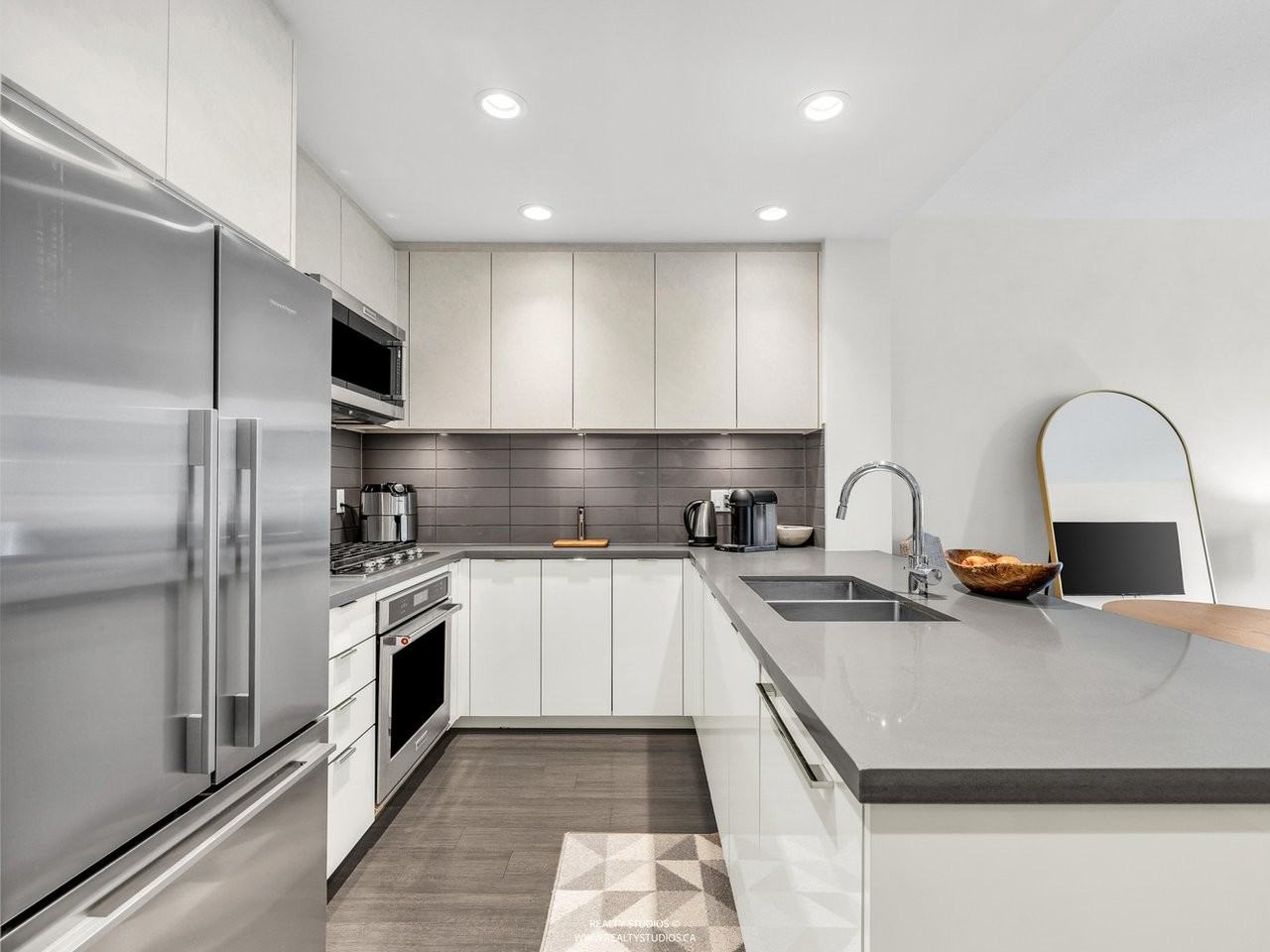 255 West 1st Street #2xx - Photo 4 of 25